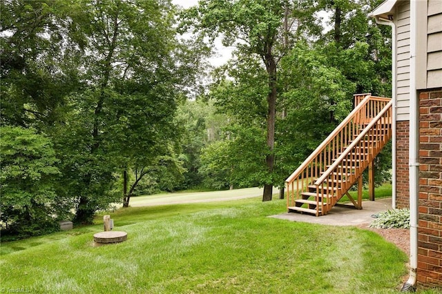 102 Shawnee Cir, Lexington, NC 27295 - view of grassy yard with stairway