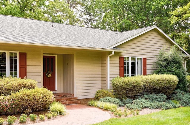 102 Shawnee Cir, Lexington, NC 27295 - entrance to property featuring a shingled roof