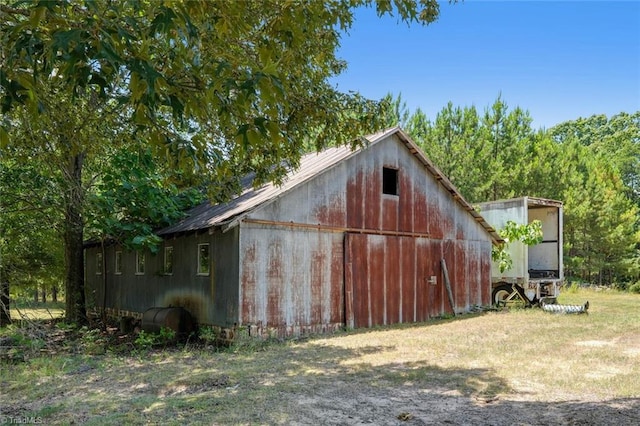 view of outbuilding