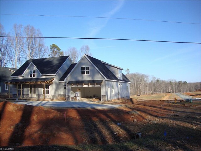 view of front of property