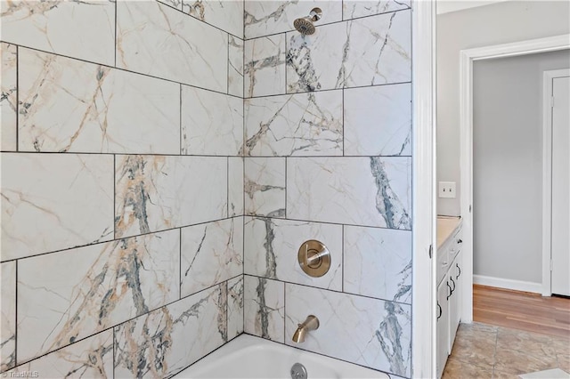 bathroom with tiled shower / bath