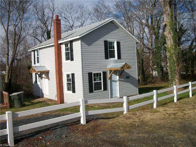 view of front facade with a front yard