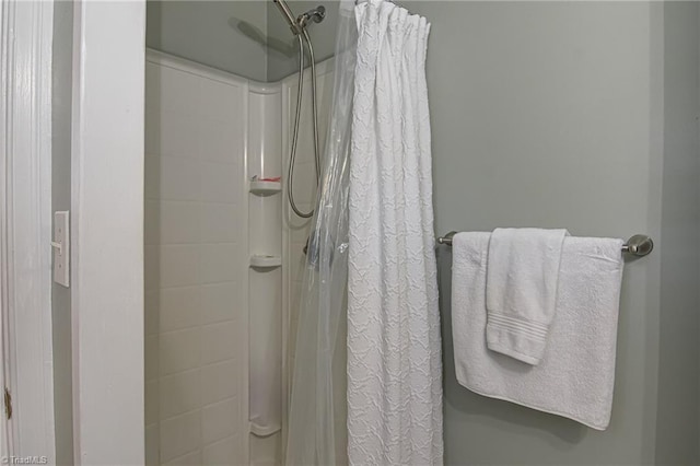 509 Florham Dr, High Point, NC 27262 - full bathroom with a shower with shower curtain