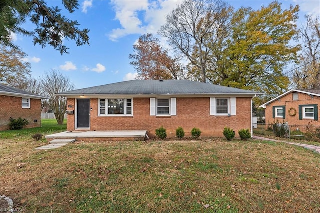 view of front of home with a front lawn