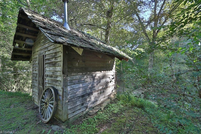 view of outdoor structure