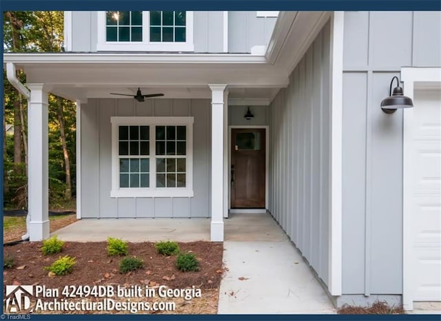 property entrance with ceiling fan and covered porch