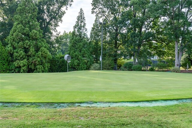 6 Curtis Ct, Thomasville, NC 27360 - view of home's community with view of golf course, a lawn, and view of scattered trees