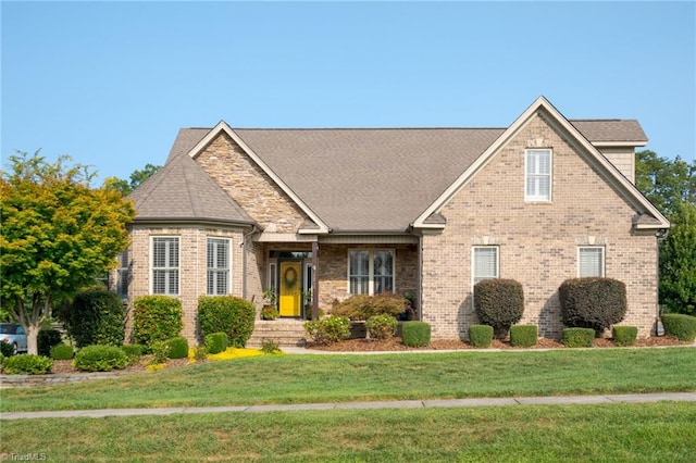 view of front of property with a front yard