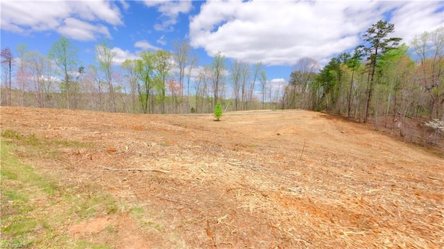 000 Jimmie Bullins Rd, Walnut Cove, NC 27052