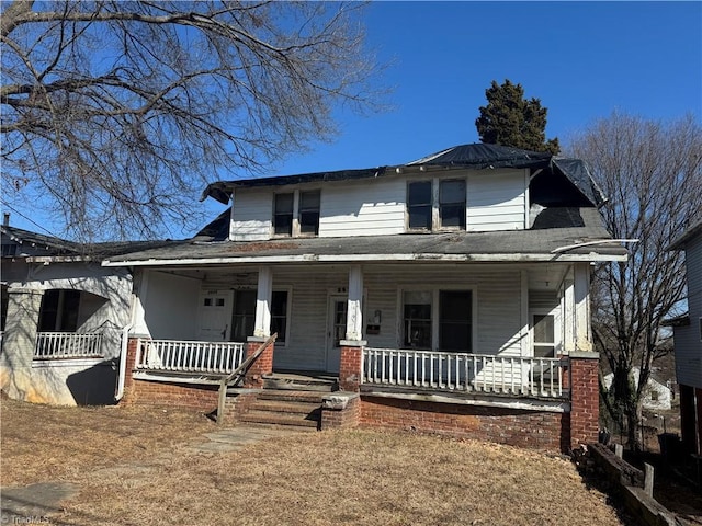 view of front facade featuring a porch