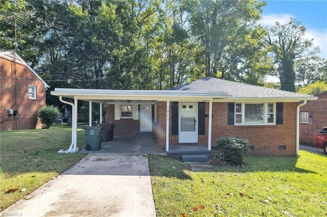 view of front of property featuring a carport and a front lawn