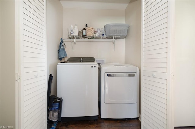 clothes washing area with laundry area and independent washer and dryer