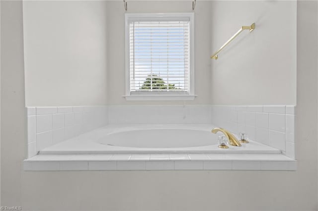 168 Redmeadow Dr, Advance, NC 27006 - bathroom featuring a garden tub