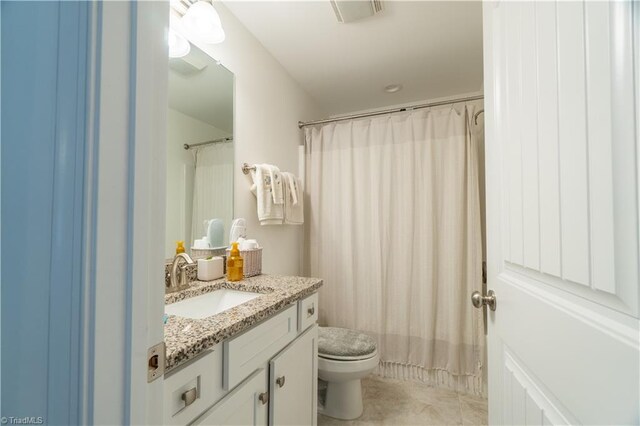 bedroom with light colored carpet and ceiling fan