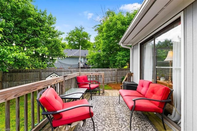 exterior space featuring a fenced backyard