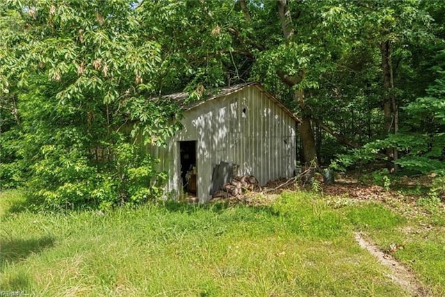 view of outbuilding