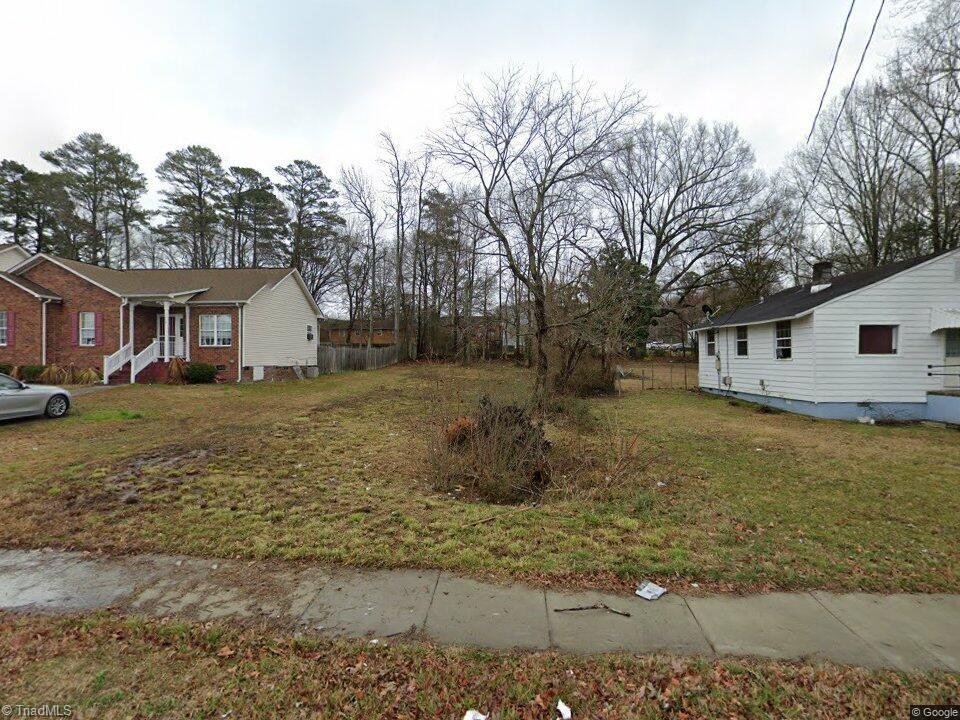 1612 N English St, Greensboro, NC 27405