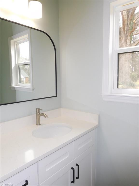 4391 Old Town Dr, Winston-Salem, NC 27106 - bathroom featuring vanity