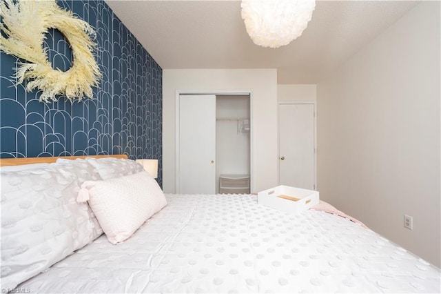 bedroom featuring a closet