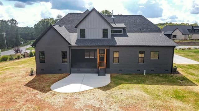 view of front of home with a front yard