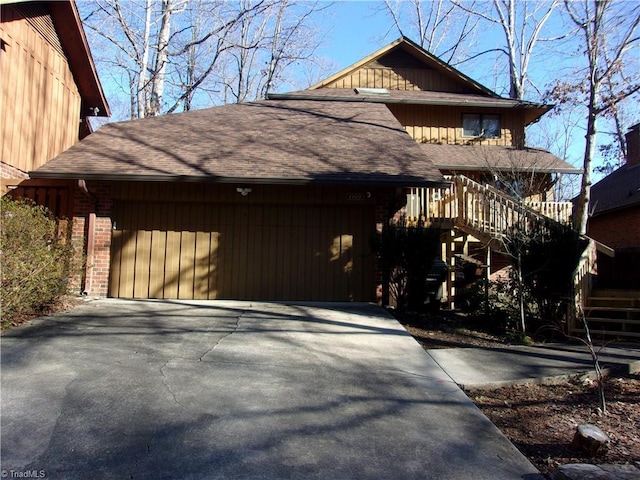 view of front of property featuring a garage