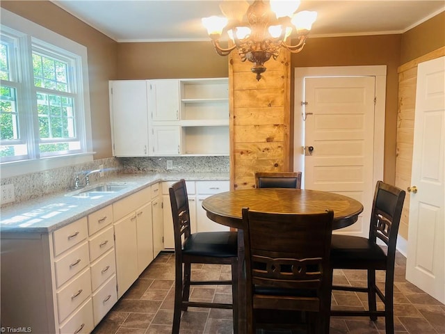 322 E Independence Blvd, Mount Airy, NC 27030 - dining area featuring a chandelier and ornamental molding