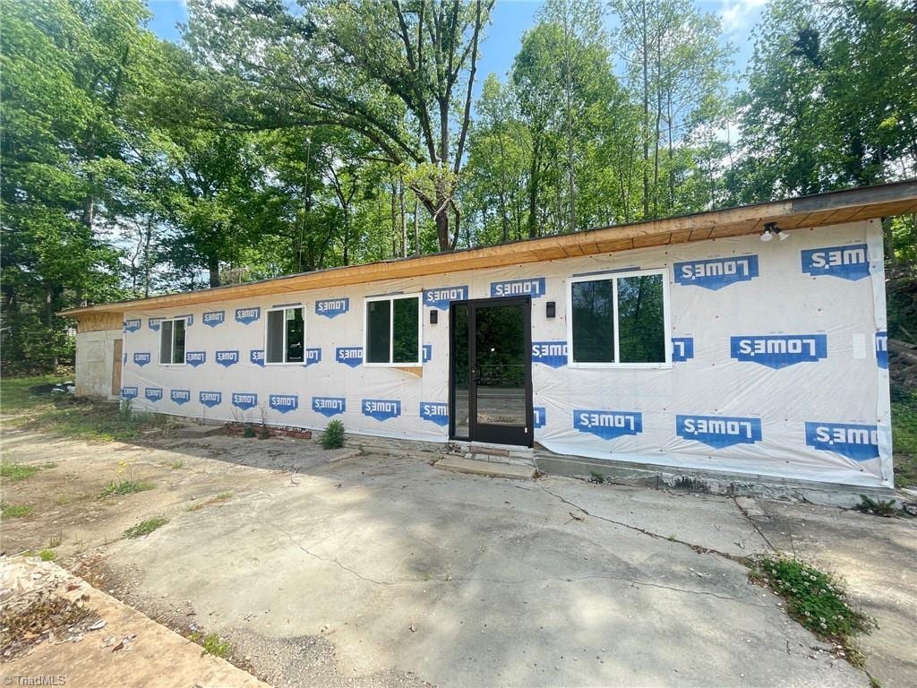 4721 Baux Mountain Rd, Winston-Salem, NC 27105 - view of front facade