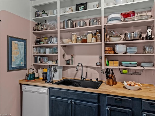 pantry with sink