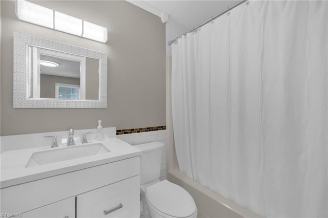 5660 W Market St Unit A, Greensboro, NC 27409 - full bath featuring toilet, vanity, and shower / tub combo