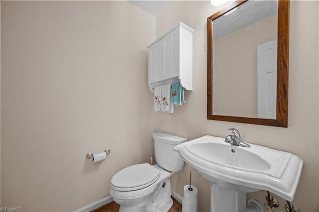 1941 Larkhill Dr, Kernersville, NC 27284 - half bath featuring toilet and baseboards