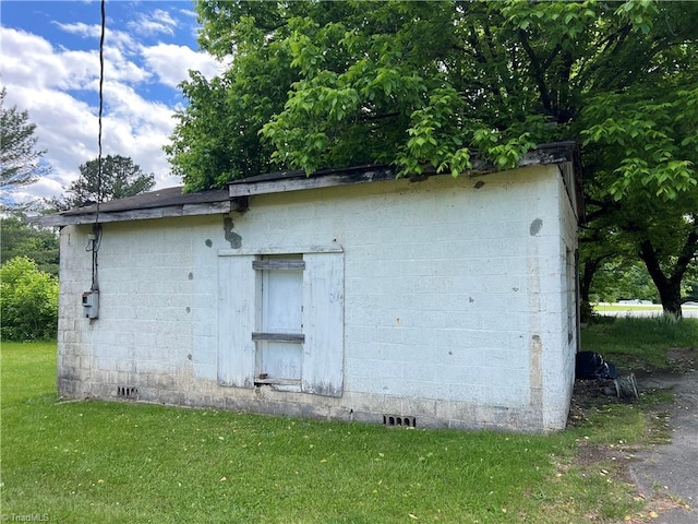 view of outbuilding