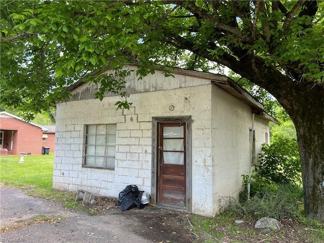 view of outbuilding