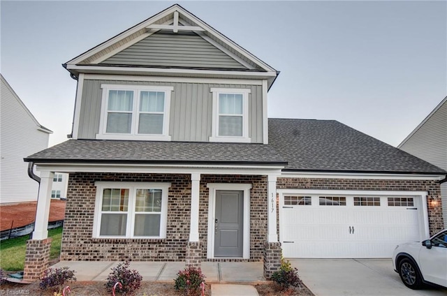 view of front facade featuring a garage