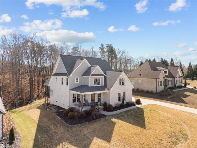 view of front of house with a front yard