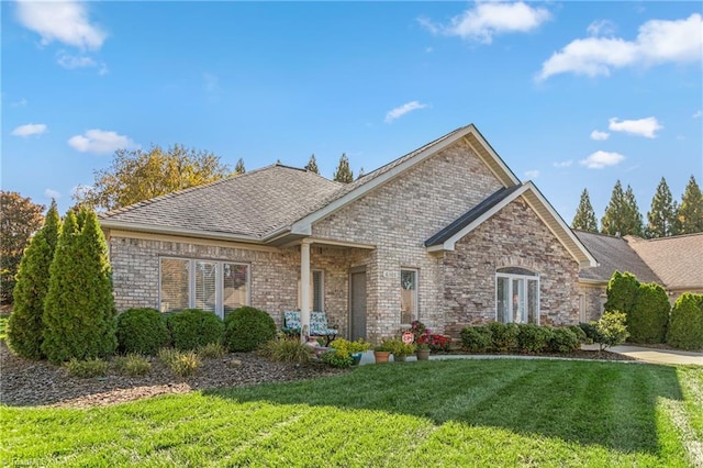 view of front of property with a front lawn