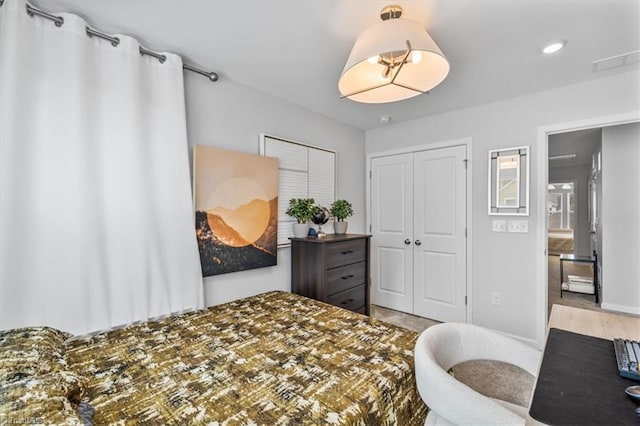 bedroom featuring a closet