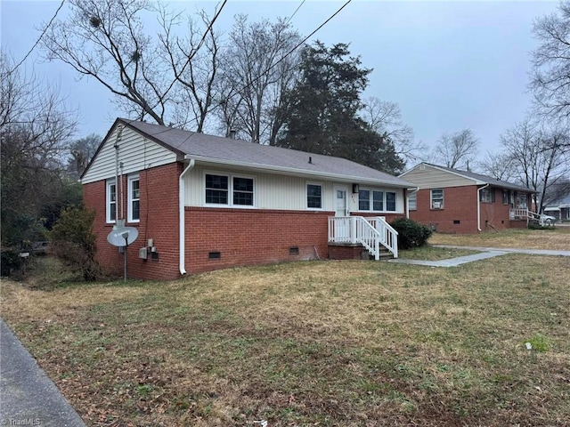 view of front of house with a front yard