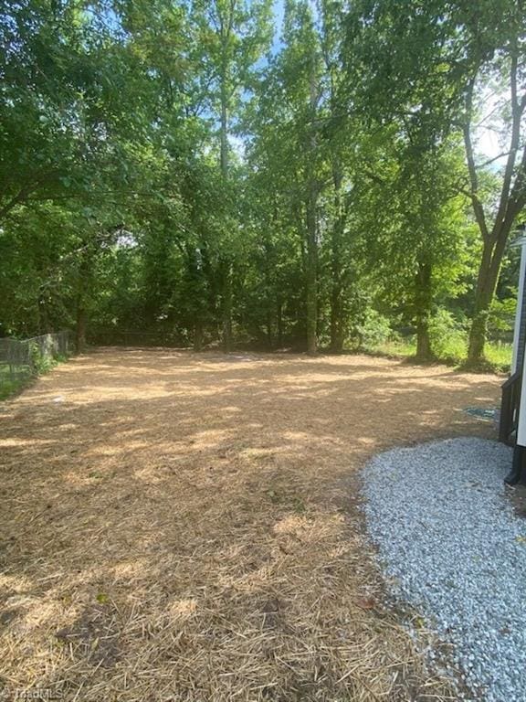 820 Broad Ave, Greensboro, NC 27406 - view of yard with fence