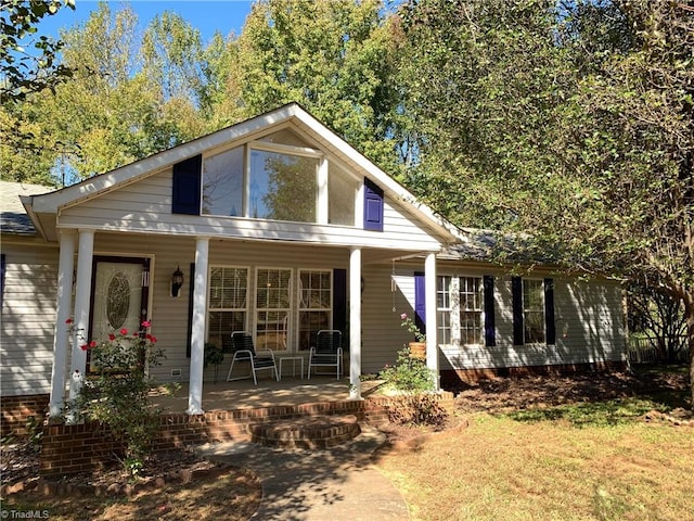 view of front of home featuring a porch