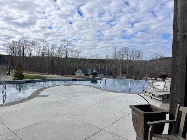 Listing photo 2 for 7962 Boathouse Way, Stokesdale NC 27357