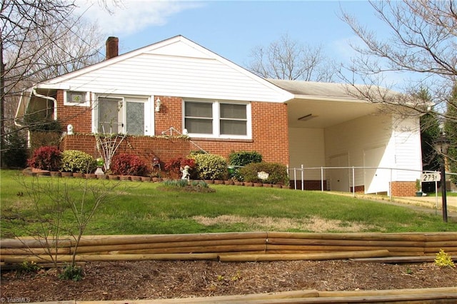 view of front of house featuring a front lawn