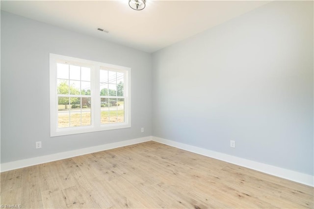 115 Corbin Ln, Lexington, NC 27295 - unfurnished room featuring baseboards and light wood-type flooring