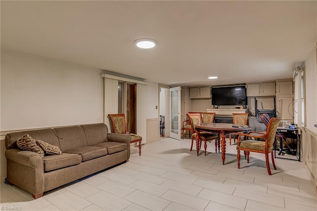 1401 Bretton St, Winston-Salem, NC 27105 - living room with recessed lighting