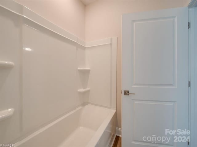 bathroom featuring bathtub / shower combination