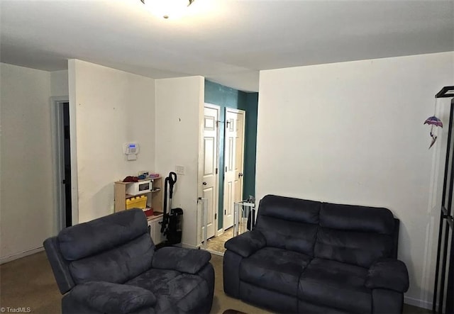 670 Meadowtop Cir, Burlington, NC 27217 - carpeted living area with baseboards