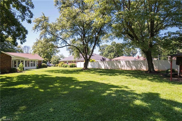 640 Summerest Ct, Kernersville, NC 27284 - view of yard