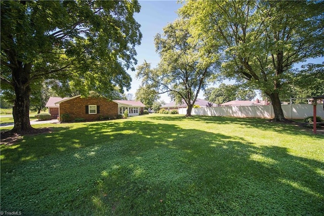 640 Summerest Ct, Kernersville, NC 27284 - view of yard