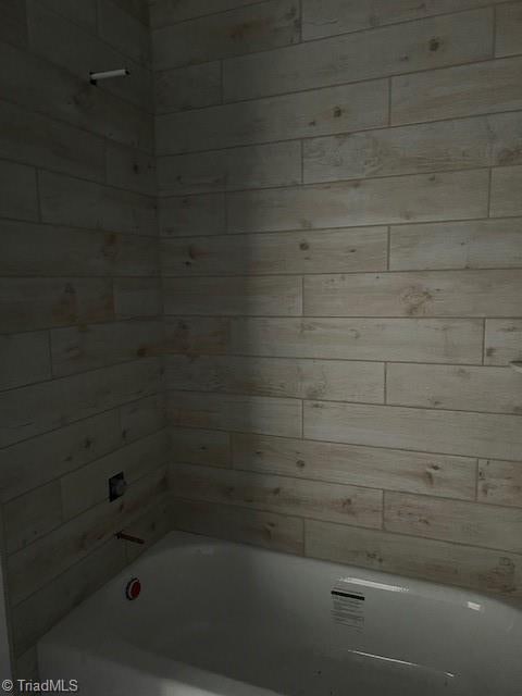 7920 Valley View Dr, Clemmons, NC 27012 - bathroom featuring tub / shower combination