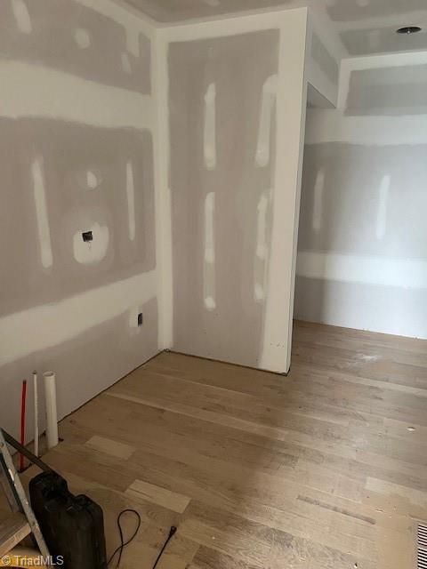 7920 Valley View Dr, Clemmons, NC 27012 - empty room with light wood-type flooring