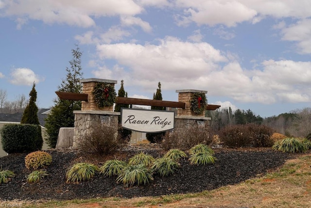 view of community / neighborhood sign